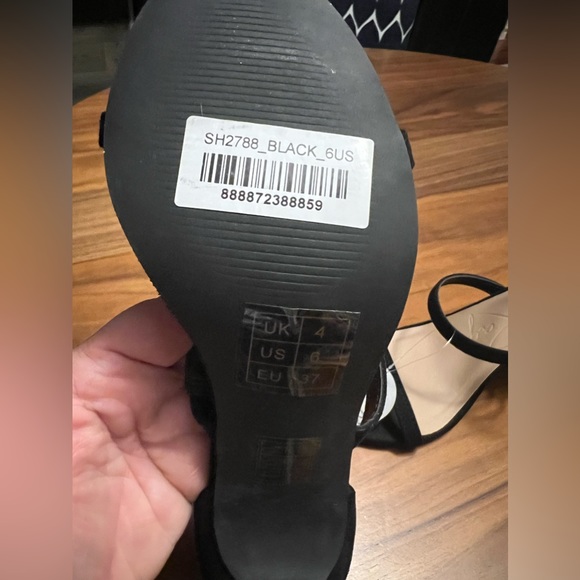 NWOB. London Rag heels, Black suede. - Picture 8 of 9